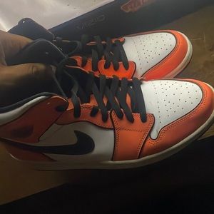 Jordan 1s I’m looking for 165 these are a 11.5 if ur willing to buy hit me up